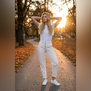 Amazon essentials white seamed pant size 2